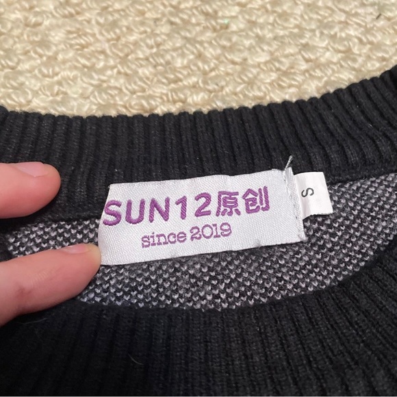 Sun 12 original sweater - Picture 2 of 2
